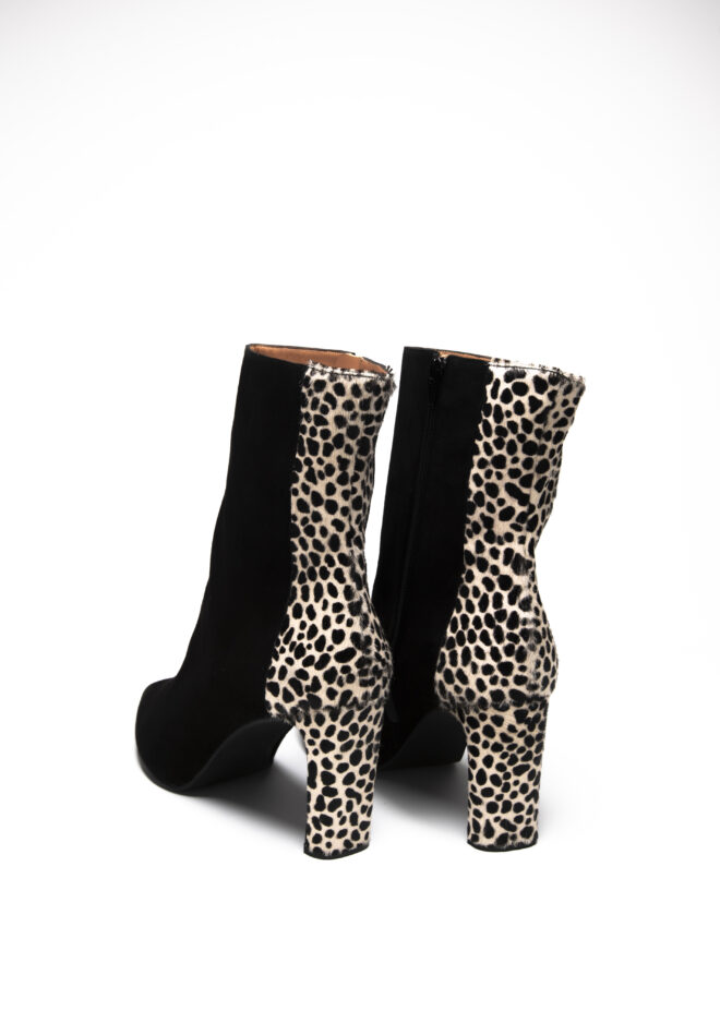 Stiefeletten mit schwarzem Velours